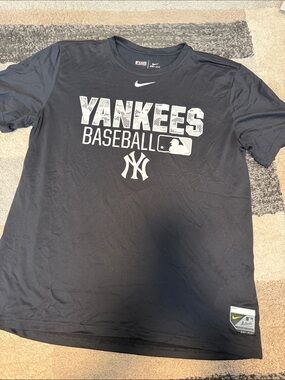 Mens’ Nike DRI-FIT shirt, MLB Yankees Baseball, black, size L EUC!